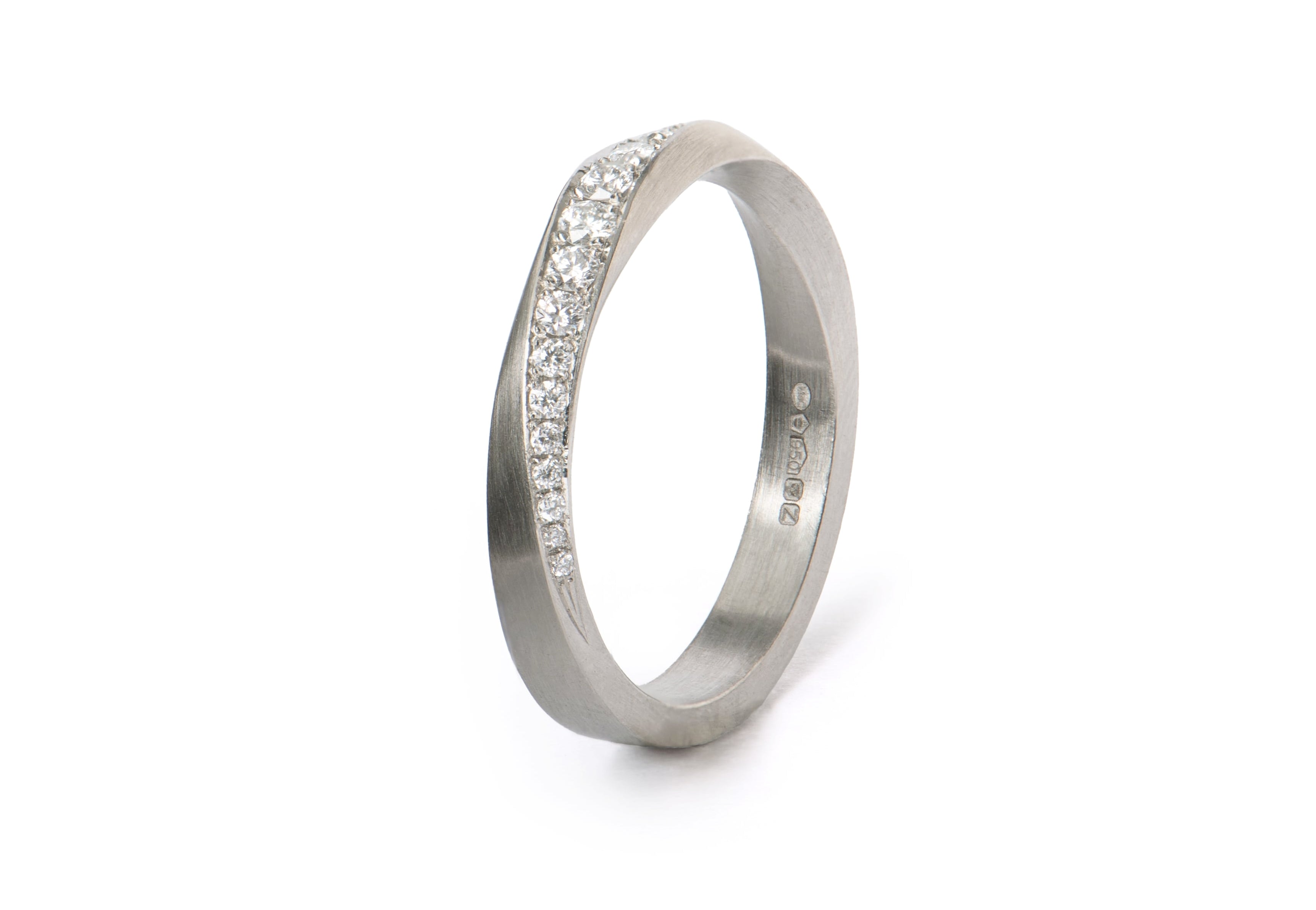 Cognac diamond set Mobius band