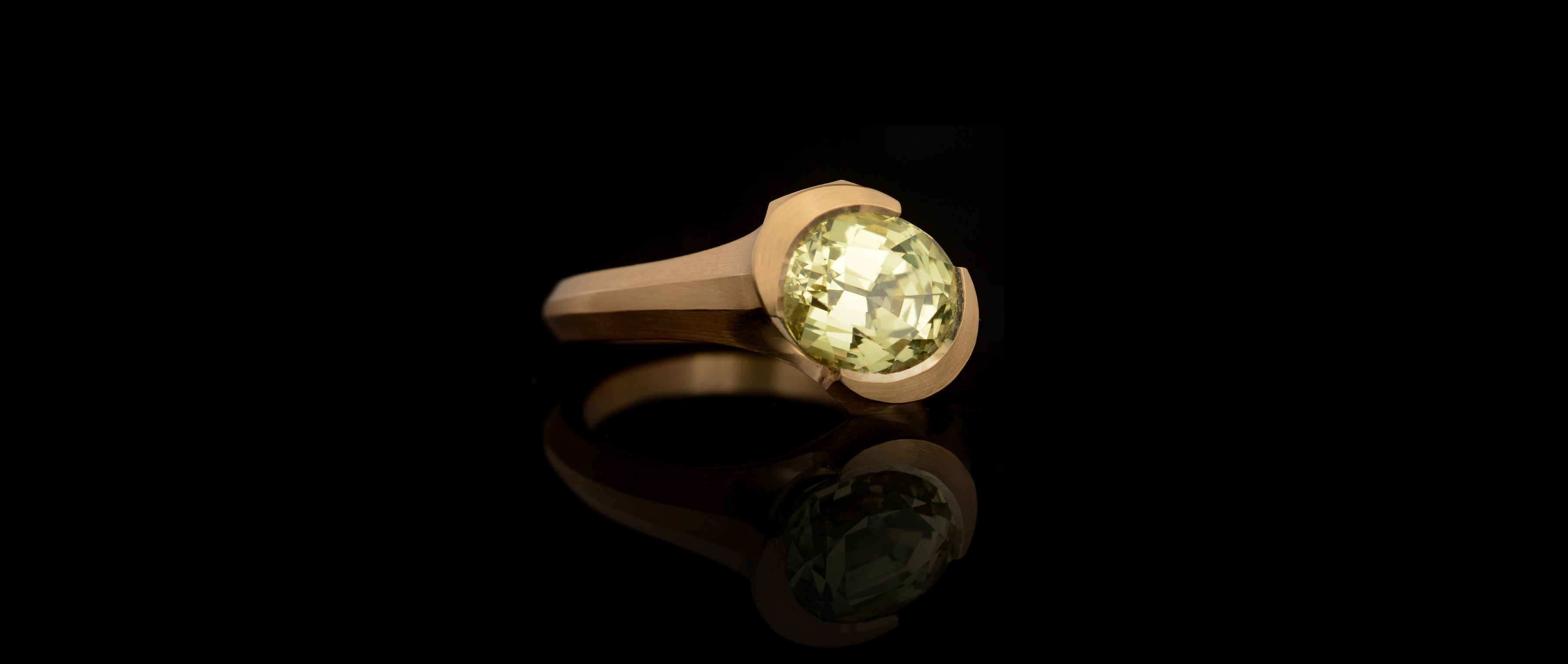 Yellow Chrysoberyl in Yellow gold Arris Ring