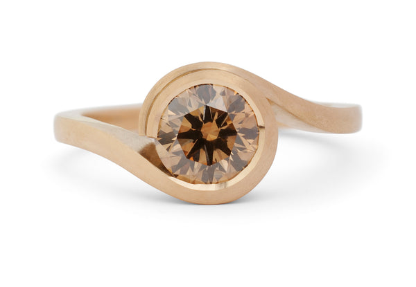 Our "Wave" ring now in rose gold and cognac brilliant-cut diamond