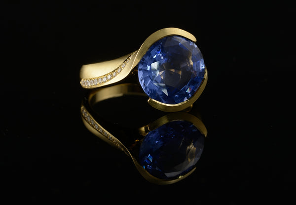 10ct Sapphire Ring With Pavé Set White Diamonds