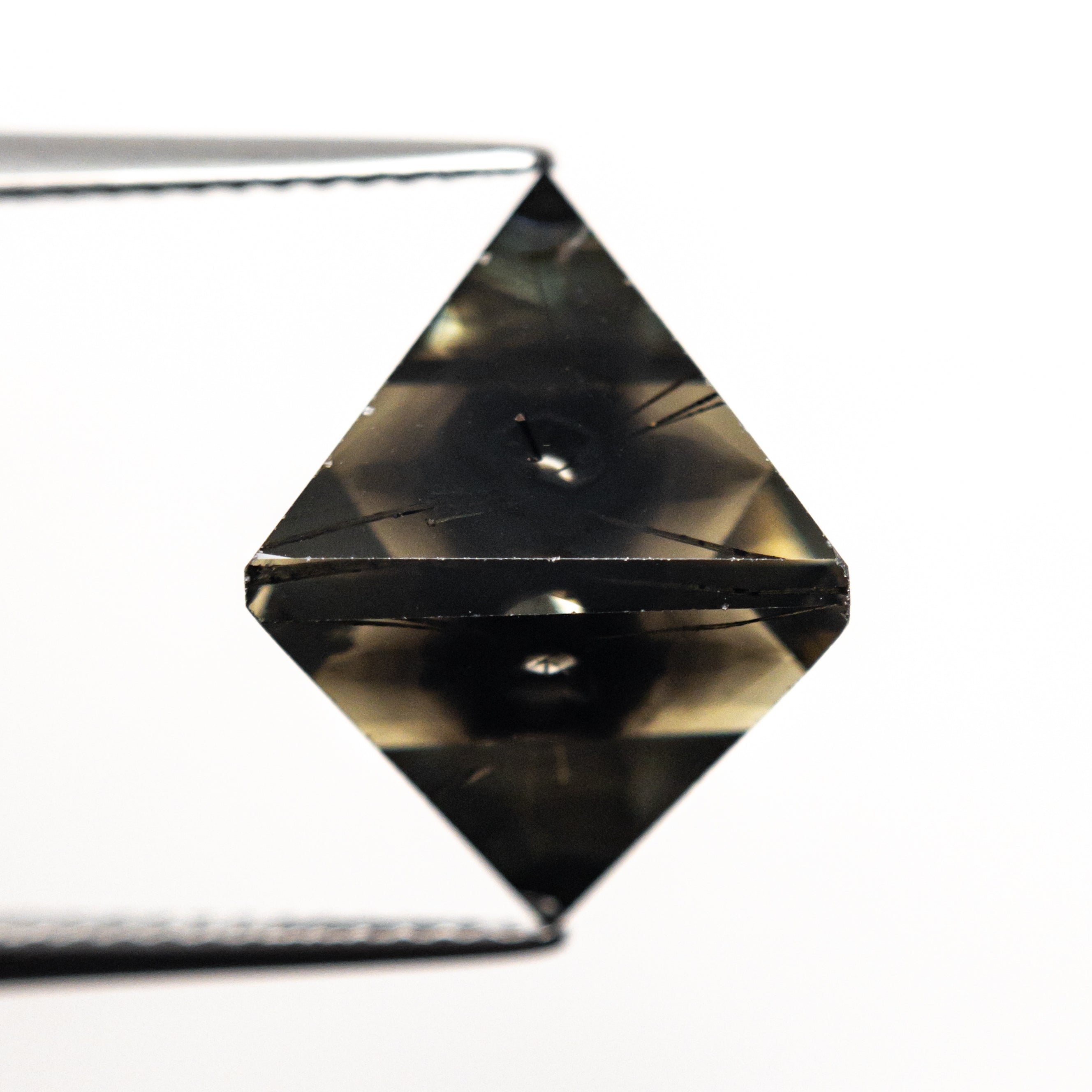 13.23ct 15.65x11.20x11.55mm Asteriated Octahedron 25169-01