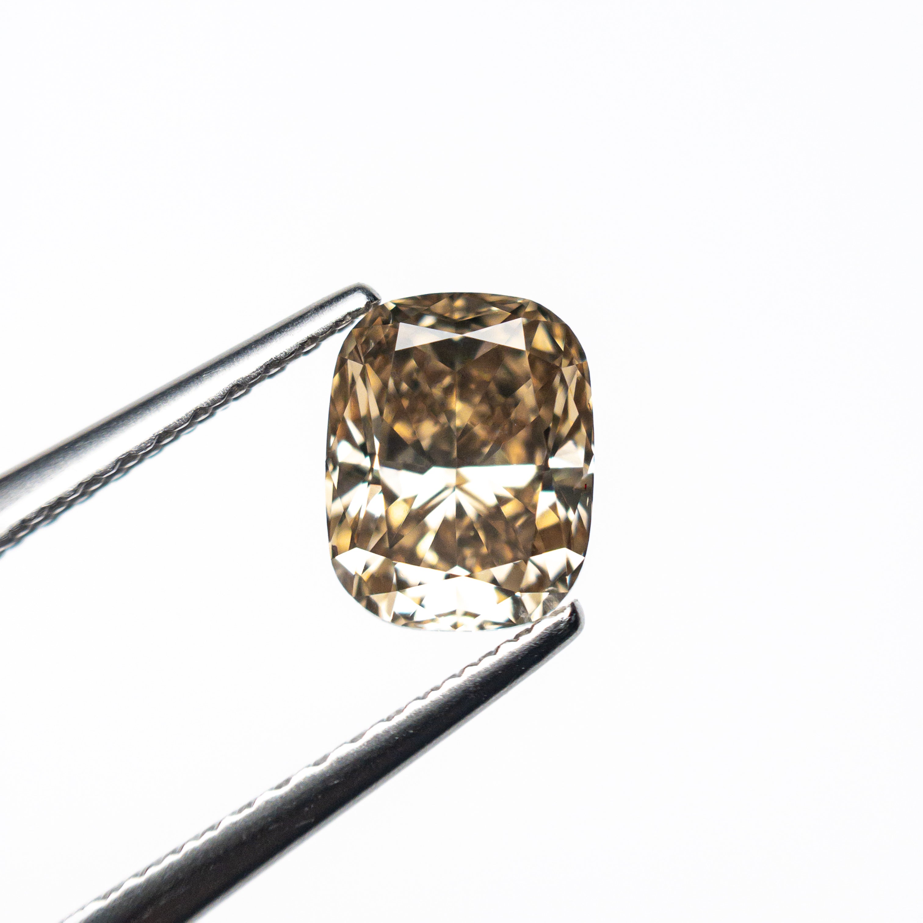 1.13ct 6.85x5.40x3.78mm VS2 C6 Cushion Brilliant 27102-01