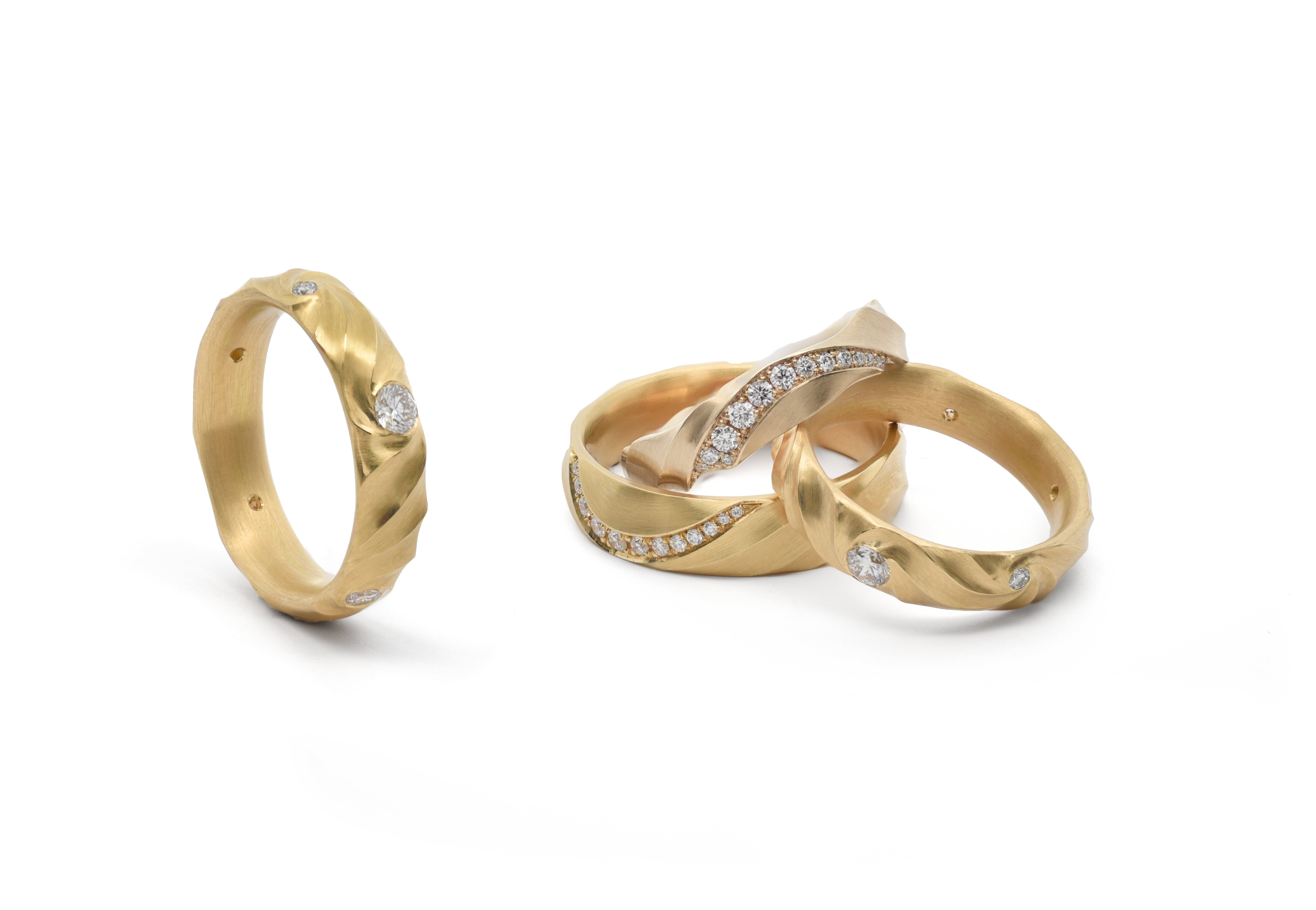 18ct Yellow Gold Diamond Aeolian III Band