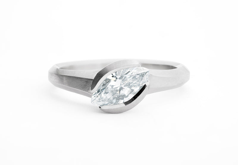 Arris-ring-platinum-marquise-white-diamond