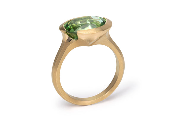 Oval tourmaline & yellow gold Arris ring