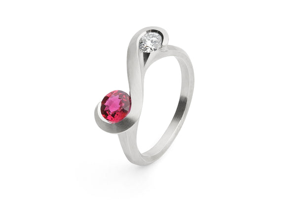 Zeta-Ring-platinum-ruby-white-diamond-2